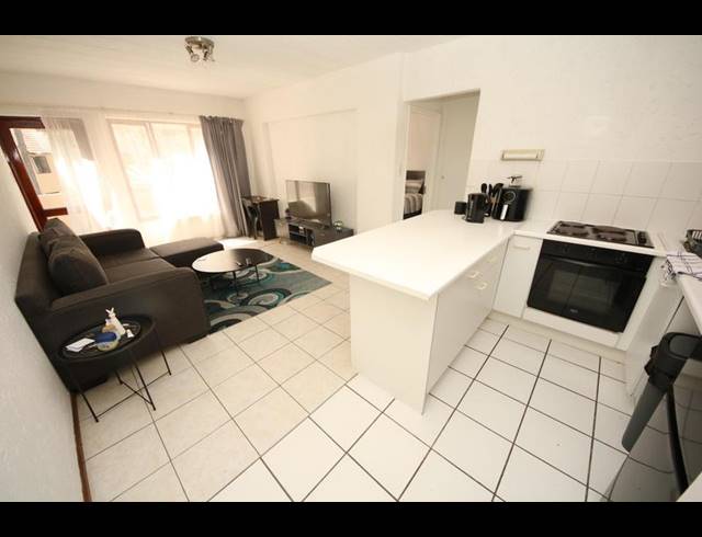 1 BEDROOM APARTMENT FOR SALE IN BRYANSTON